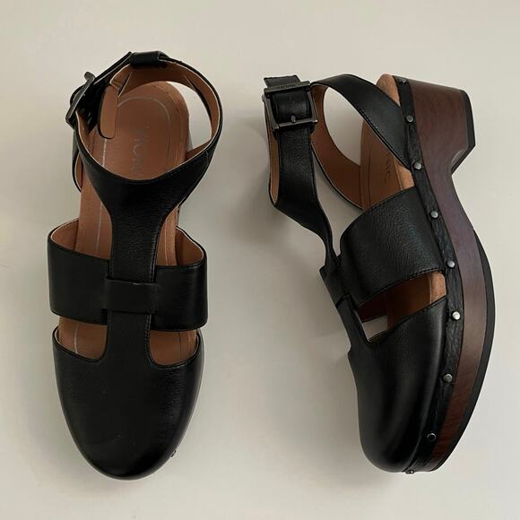 Vionic Faye T-Strap Leather Clog Sandals Women's 7 Black Studded Woven Strappy - Picture 2 of 16